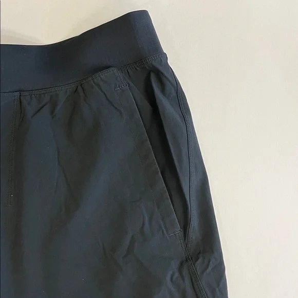 Lululemon In Mind Short 9” Size Small - Picture 4 of 7